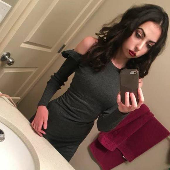 Meet your Posher, Cassandra - Picture 1 of 1